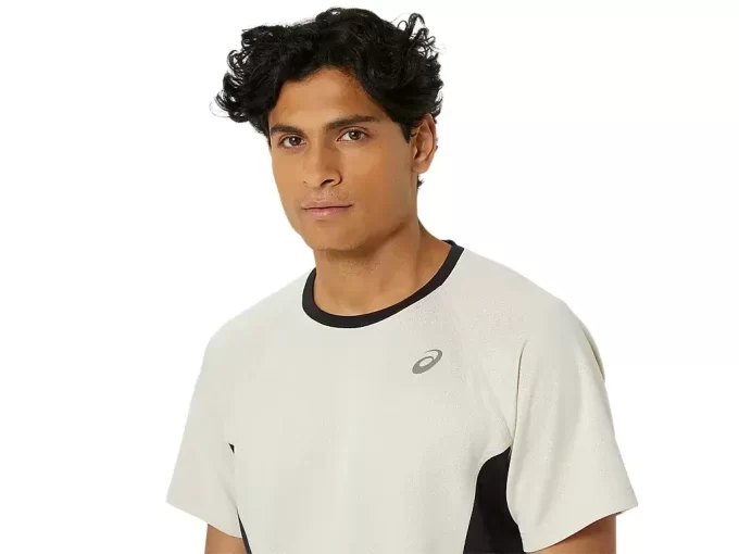 ACTIBREEZE-NEULETTU LYHYTHIHAINEN TOPPI