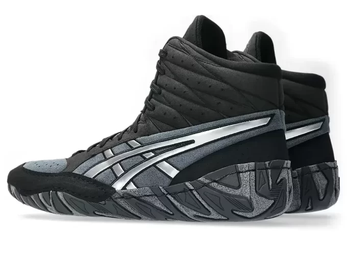 HYÖKKÄÄJÄ 6 HYÖKKÄÄJÄ 6