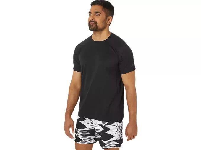 ILMOITTAVA NEULETTU LYHYTHIHAINEN TOPPI ILMOITTAVA NEULETTU LYHYTHIHAINEN TOPPI