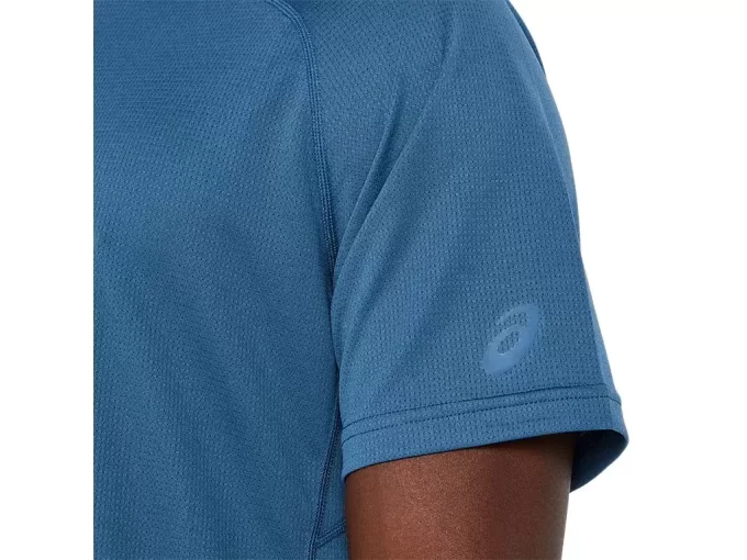 ILMOITTAVA NEULETTU LYHYTHIHAINEN TOPPI