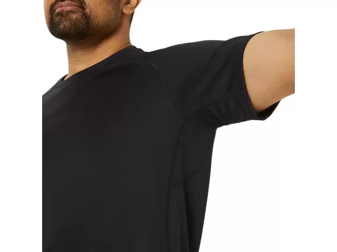 ILMOITTAVA NEULETTU LYHYTHIHAINEN TOPPI ILMOITTAVA NEULETTU LYHYTHIHAINEN TOPPI