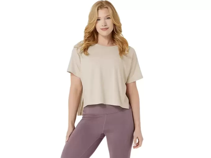 JOUSTAVA LYHYTHIHAINEN TOPPI