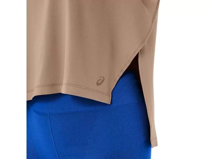 JOUSTAVA LYHYTHIHAINEN TOPPI