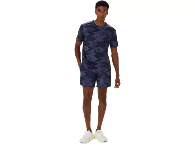 KAUDENAIKAINEN LYHYTHIHAINEN KUVIOLLA VARUSTETTU TOPPI KAUDENAIKAINEN LYHYTHIHAINEN KUVIOLLA VARUSTETTU TOPPI