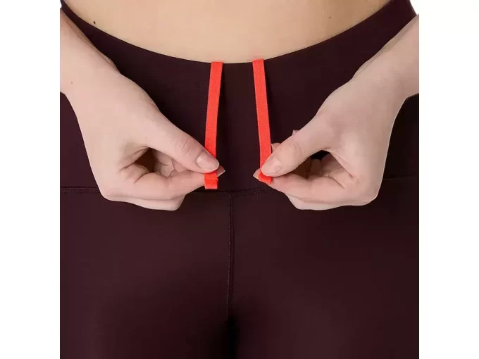 Korkeavyötäröiset tiukat housut