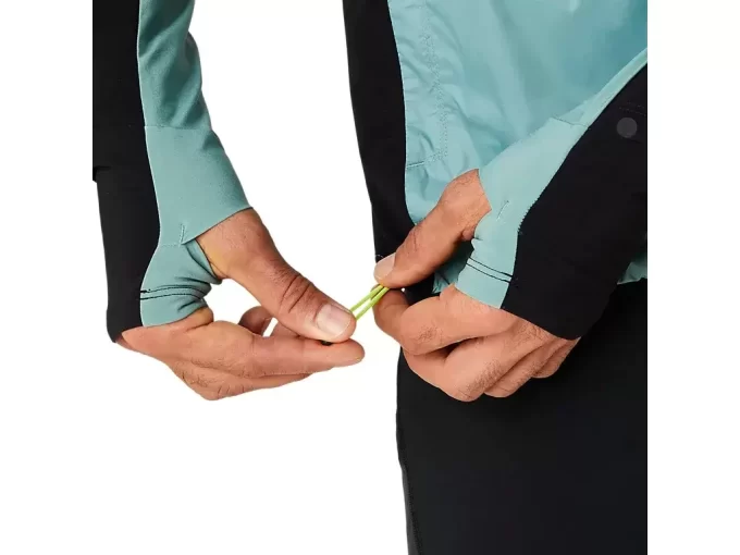 MAANTIE-TALVITAKKI MAANTIE-TALVITAKKI