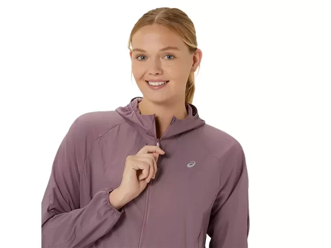 MAANTIETÄVARUSTETTU PAKETTAVA TAKKI