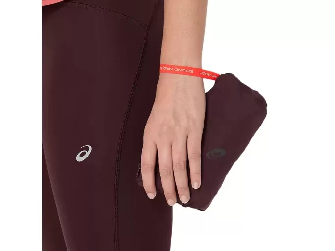 MAANTIETÄVARUSTETTU PAKETTAVA TAKKI