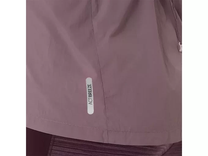 MAANTIETÄVARUSTETTU PAKETTAVA TAKKI