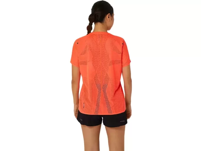 METARUN LYHYTHIHAINEN TOPPI