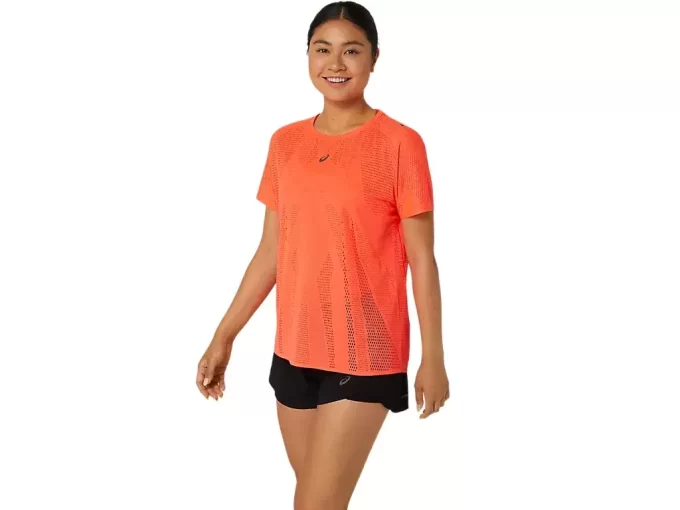 METARUN LYHYTHIHAINEN TOPPI