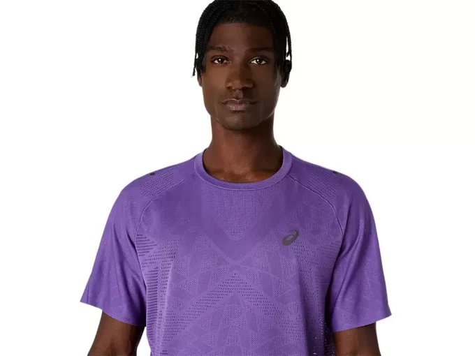 METARUN LYHYTHIHAINEN TOPPI METARUN LYHYTHIHAINEN TOPPI