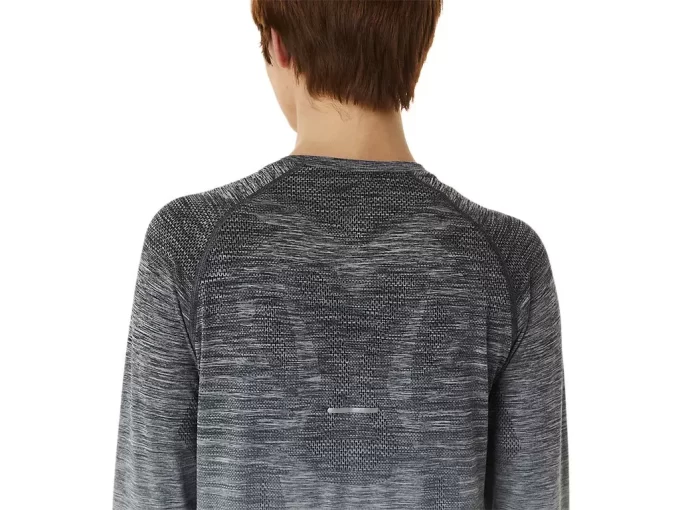 NAISTEN SAUMATON PITKÄHIHAINEN TOPPI