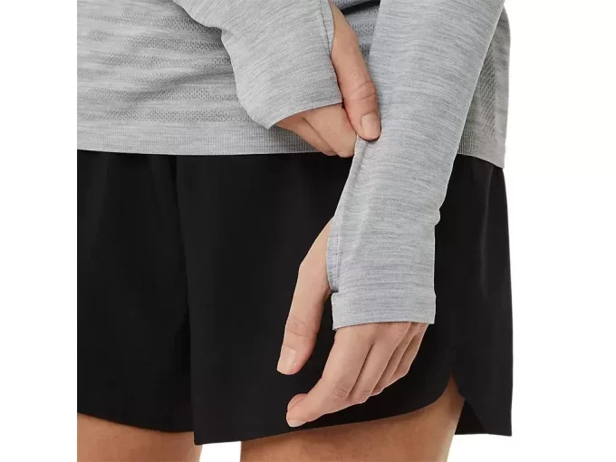 NAISTEN SAUMATON PITKÄHIHAINEN TOPPI