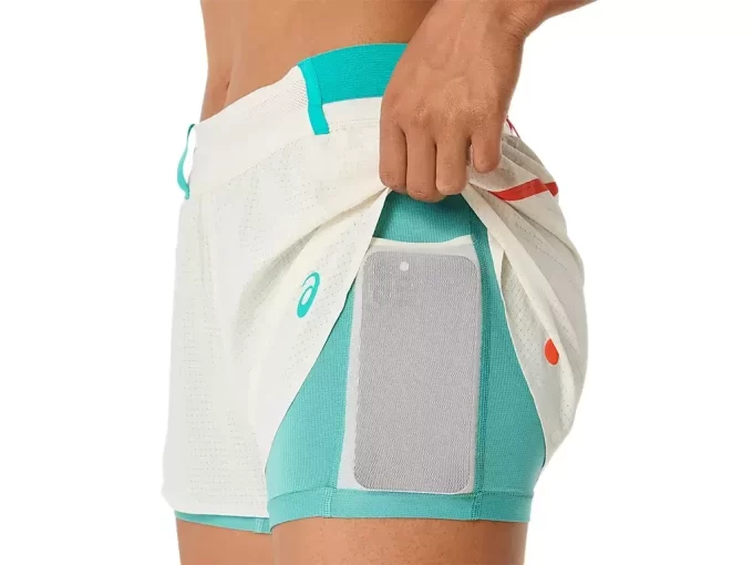 RAJOITETUN SARJAN METARUN-HAALISET LYHYET HOUSUT