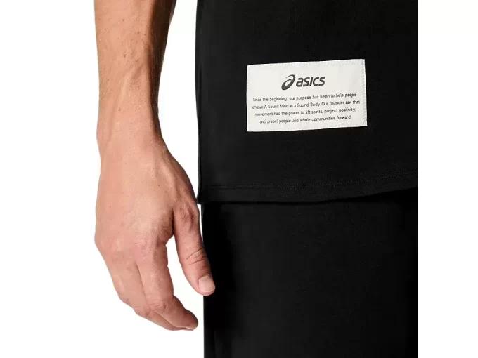 RENTOA TASKULLISTA T-PAITAA, JOKA PAINO ON RASKAS